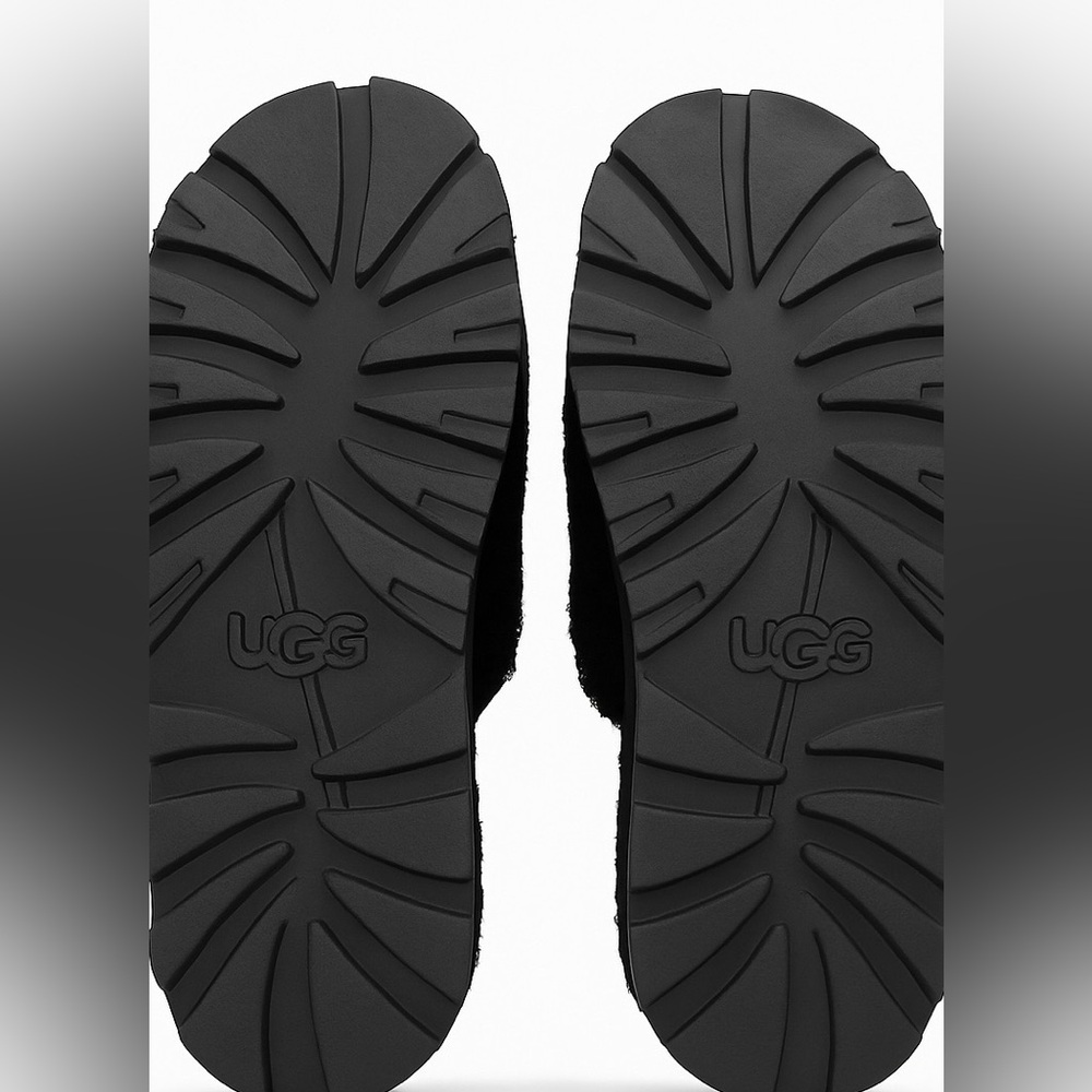 UGG Cozetta Curly Graphic Logo Slippers Black Lug Sole Size 8 - Picture 7 of 7